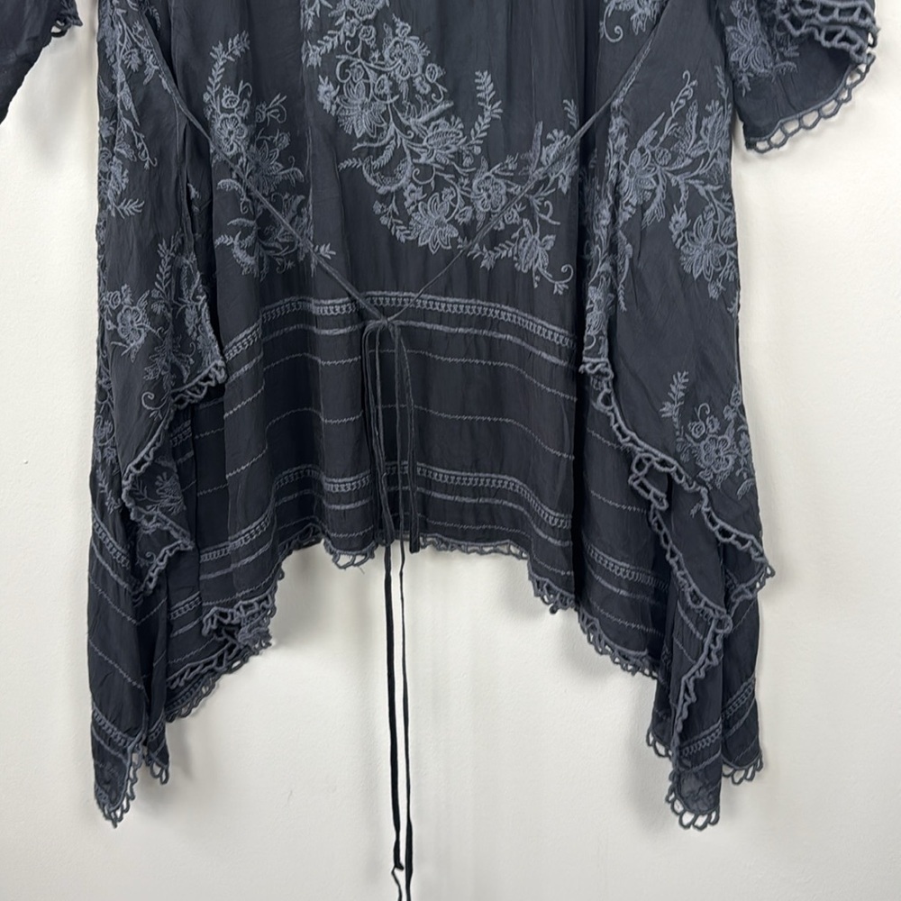 Johnny Was Leaf Garden Embroidered Toe Back Shark Bite Tunic. Size Small. - Picture 10 of 12